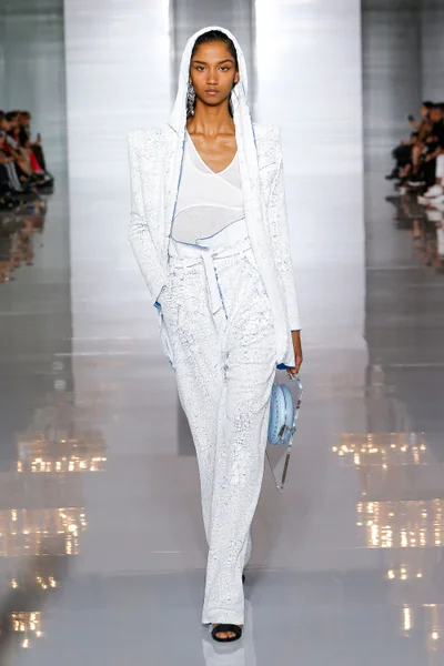 Look 27